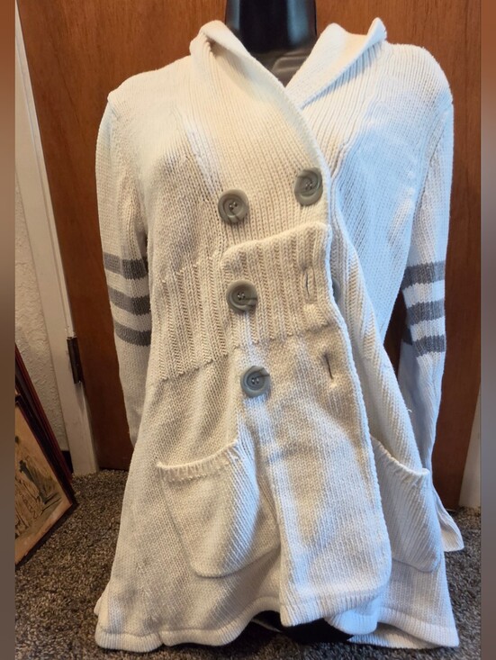 if it were me Sweaters - "if it were me" White Knit Button Cardigan Hoodie Gray Stripe Sleeves SzL